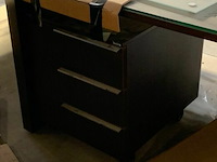 Groot directiebureel combinatie met bijhorende kasten en ladeblok. - afbeelding 3 van  6