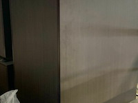 Groot directiebureel combinatie met bijhorende kasten en ladeblok. - afbeelding 4 van  6