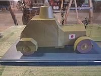 Groot kuifje wagen l'auto blindée met boek l 250 mm h 140 mm b 110 mm - afbeelding 1 van  5