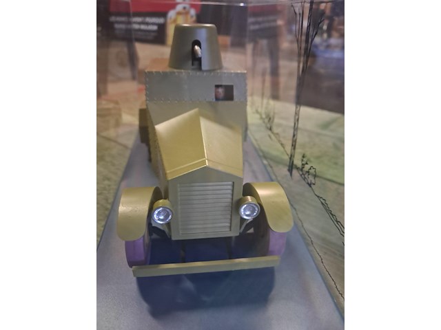 Groot kuifje wagen l'auto blindée met boek l 250 mm h 140 mm b 110 mm - afbeelding 2 van  5
