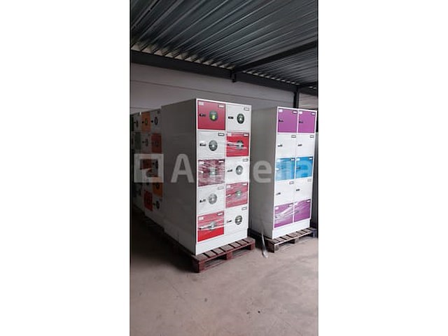 Groot lost gispen locker kasten h 195 x b 90 x d50 14 st - afbeelding 2 van  9