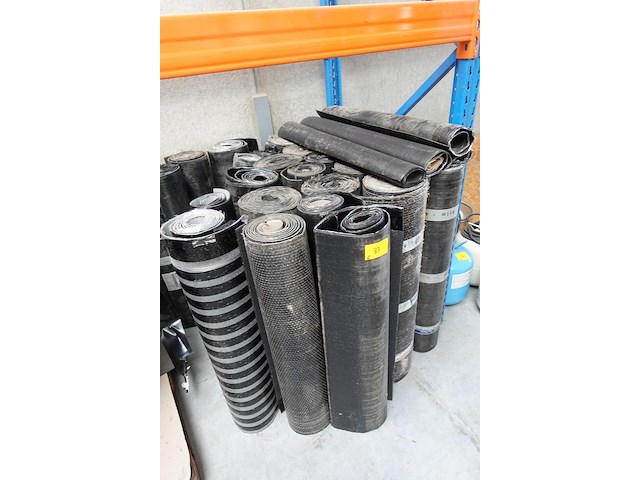 Groot lot asfalt - afbeelding 2 van  8