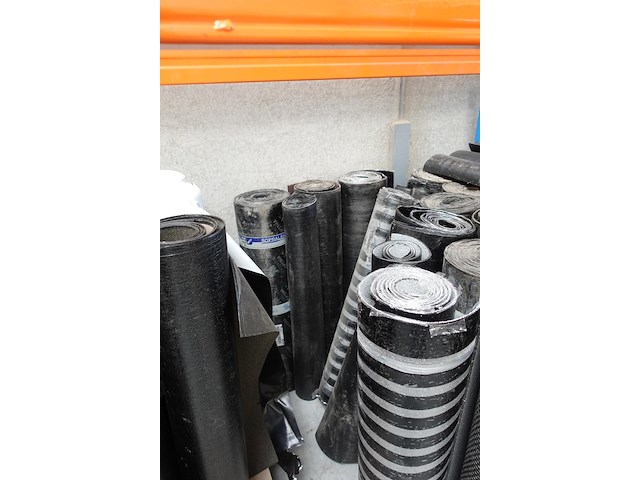 Groot lot asfalt - afbeelding 3 van  8