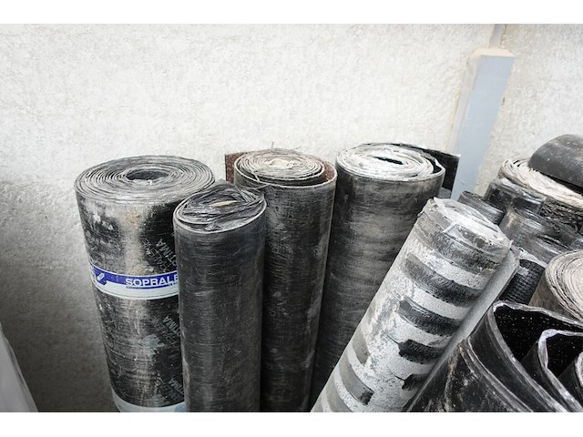 Groot lot asfalt - afbeelding 4 van  8