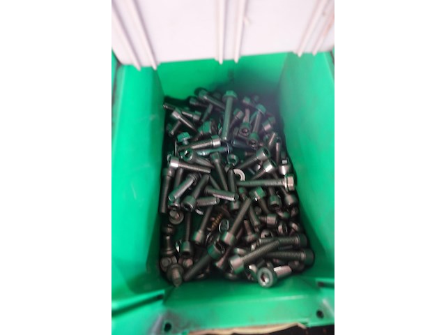 Groot lot bouten, moeren en vloten - afbeelding 3 van  18