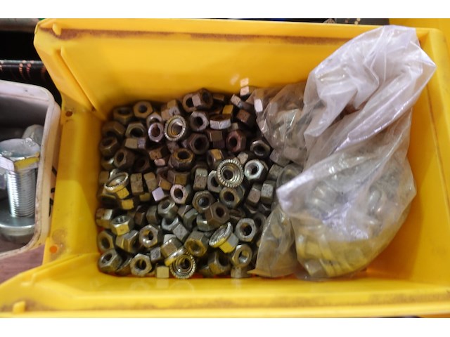 Groot lot bouten, moeren en vloten - afbeelding 5 van  18