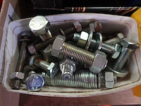 Groot lot bouten, moeren en vloten - afbeelding 13 van  18