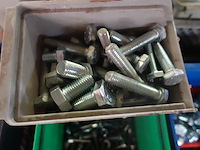 Groot lot bouten, moeren en vloten - afbeelding 14 van  18