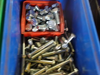 Groot lot bouten, moeren en vloten - afbeelding 15 van  18