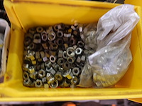 Groot lot bouten, moeren en vloten - afbeelding 16 van  18