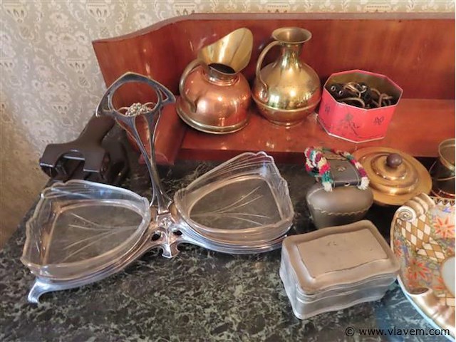 Groot lot brocante en divers volgens foto - afbeelding 2 van  5