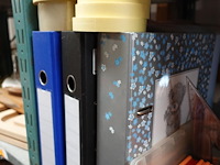Groot lot bureaubenodigheden (papier, potloden, penselen, mappen, e.d.) - afbeelding 5 van  7