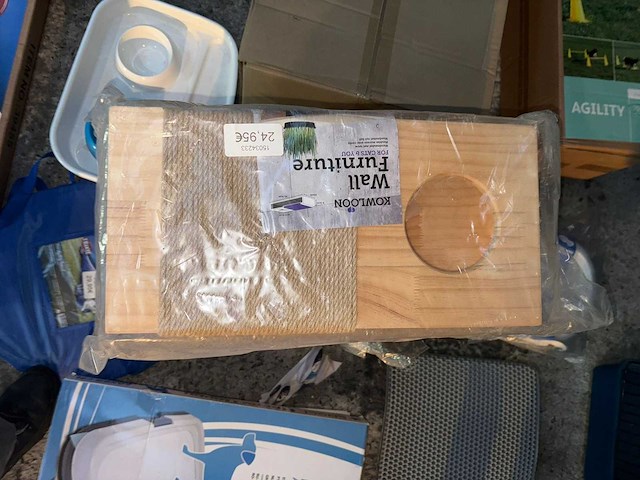 Groot lot dierenbenodigdheden (stopzetting) - afbeelding 9 van  196