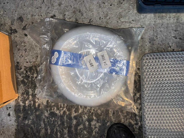 Groot lot dierenbenodigdheden (stopzetting) - afbeelding 18 van  196