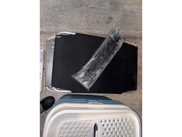 Groot lot dierenbenodigdheden (stopzetting) - afbeelding 21 van  196