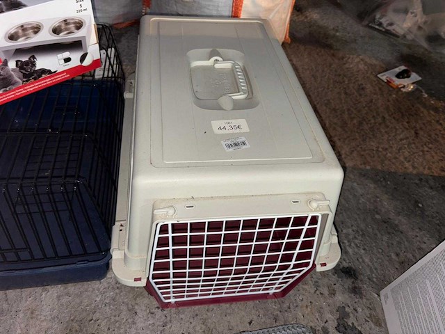 Groot lot dierenbenodigdheden (stopzetting) - afbeelding 27 van  196