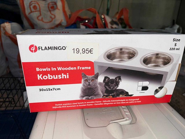 Groot lot dierenbenodigdheden (stopzetting) - afbeelding 30 van  196