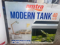 Groot lot dierenbenodigdheden (stopzetting) - afbeelding 32 van  196