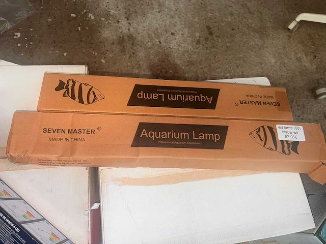 Groot lot dierenbenodigdheden (stopzetting) - afbeelding 33 van  196