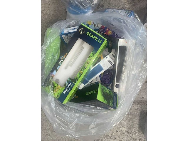 Groot lot dierenbenodigdheden (stopzetting) - afbeelding 45 van  196