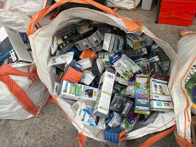 Groot lot dierenbenodigdheden (stopzetting) - afbeelding 57 van  196