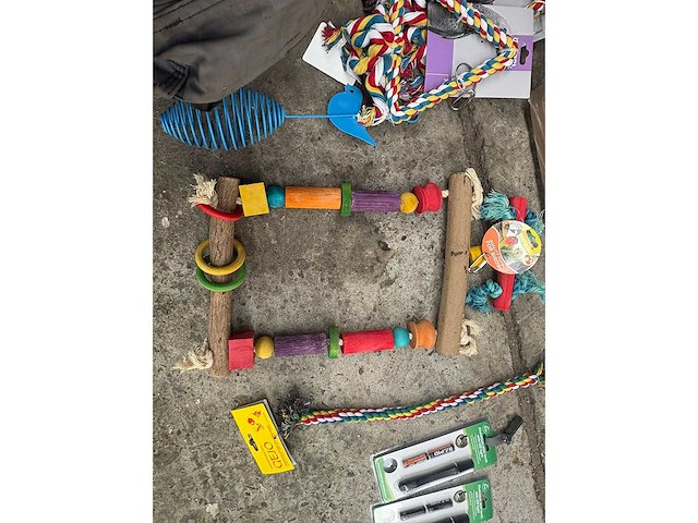 Groot lot dierenbenodigdheden (stopzetting) - afbeelding 100 van  196