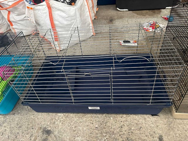 Groot lot dierenbenodigdheden (stopzetting) - afbeelding 106 van  196