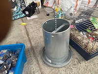 Groot lot dierenbenodigdheden (stopzetting) - afbeelding 107 van  196