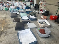 Groot lot dierenbenodigdheden (stopzetting) - afbeelding 129 van  196