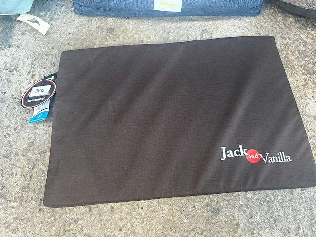 Groot lot dierenbenodigdheden (stopzetting) - afbeelding 137 van  196