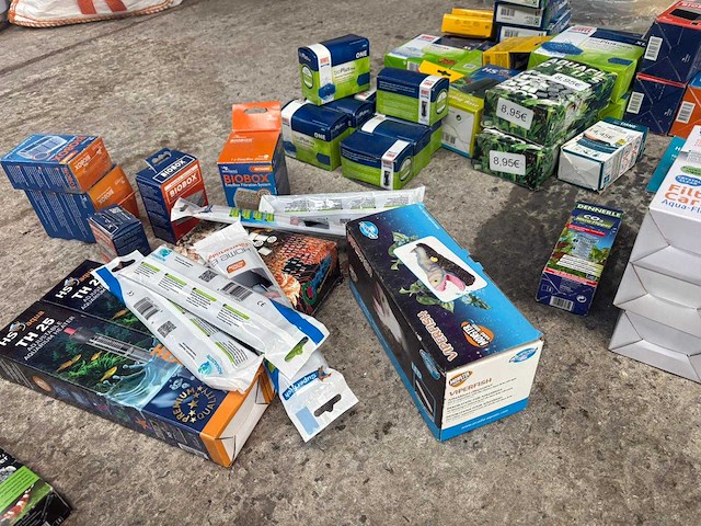 Groot lot dierenbenodigdheden (stopzetting) - afbeelding 131 van  196