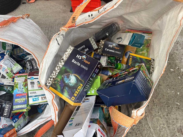 Groot lot dierenbenodigdheden (stopzetting) - afbeelding 165 van  196