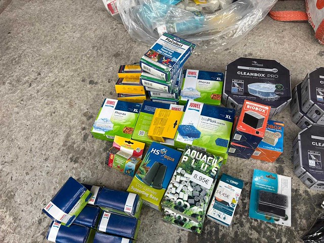 Groot lot dierenbenodigdheden (stopzetting) - afbeelding 167 van  196