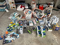 Groot lot dierenbenodigdheden (stopzetting) - afbeelding 174 van  196