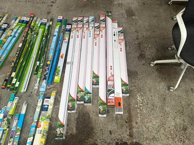 Groot lot dierenbenodigdheden (stopzetting) - afbeelding 176 van  196