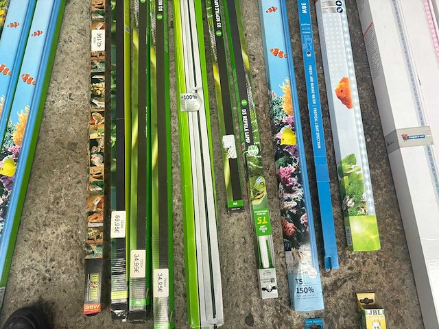 Groot lot dierenbenodigdheden (stopzetting) - afbeelding 178 van  196