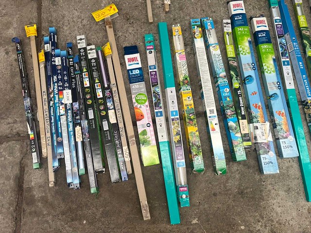 Groot lot dierenbenodigdheden (stopzetting) - afbeelding 181 van  196