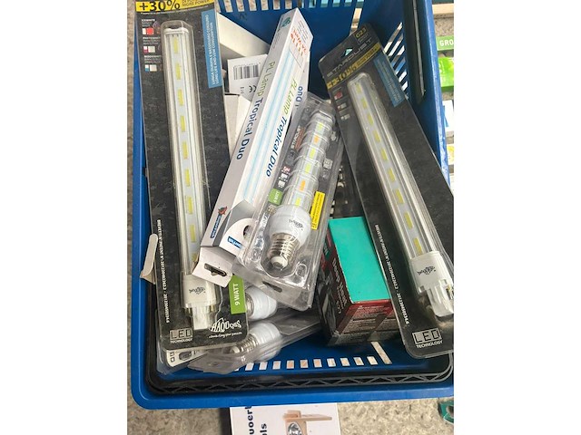 Groot lot dierenbenodigdheden (stopzetting) - afbeelding 183 van  196