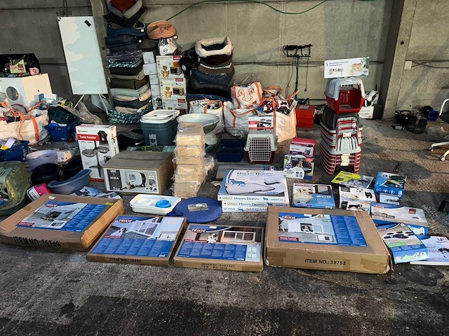 Groot lot dierenbenodigdheden (stopzetting) - afbeelding 187 van  196