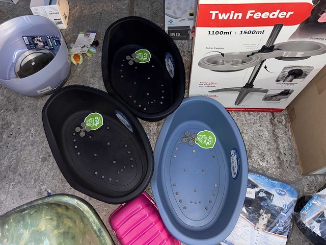 Groot lot dierenbenodigdheden (stopzetting) - afbeelding 193 van  196