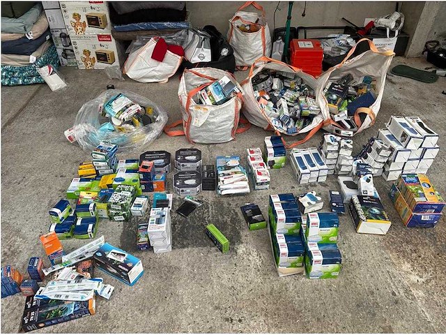 Groot lot dierenbenodigdheden (stopzetting) - afbeelding 16 van  33