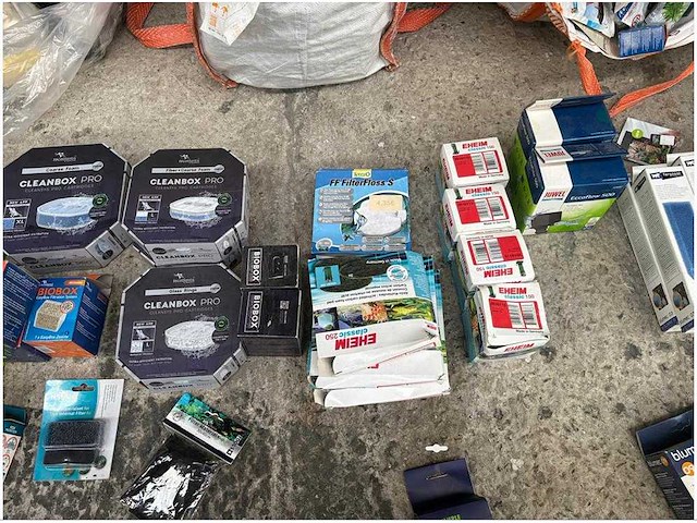 Groot lot dierenbenodigdheden (stopzetting) - afbeelding 33 van  33