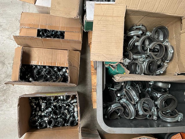 Groot lot divers bevestigingsmateriaal/montage buizen - afbeelding 7 van  14