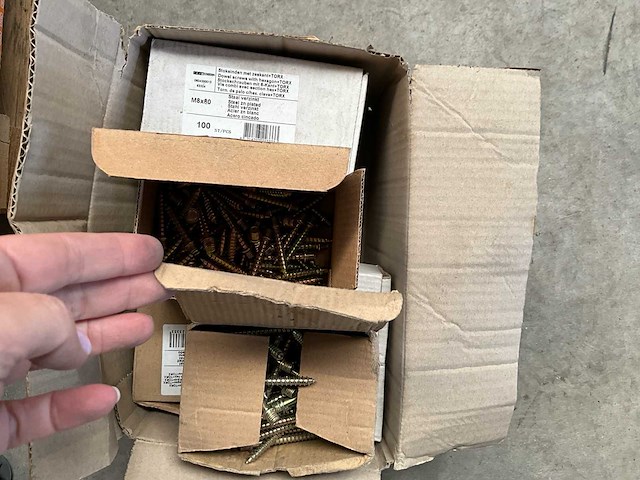 Groot lot divers bevestigingsmateriaal/montage buizen - afbeelding 1 van  10