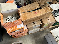 Groot lot divers bevestigingsmateriaal/montage buizen - afbeelding 6 van  10
