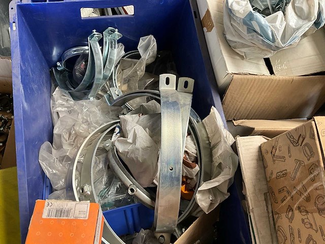 Groot lot divers bevestigingsmateriaal/montage buizen - afbeelding 8 van  10