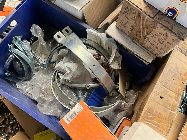 Groot lot divers bevestigingsmateriaal/montage buizen - afbeelding 3 van  11