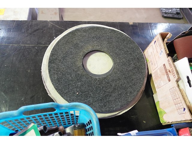 Groot lot divers materiaal - afbeelding 15 van  33