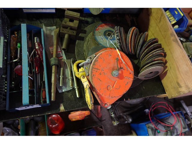 Groot lot divers materiaal - afbeelding 17 van  33