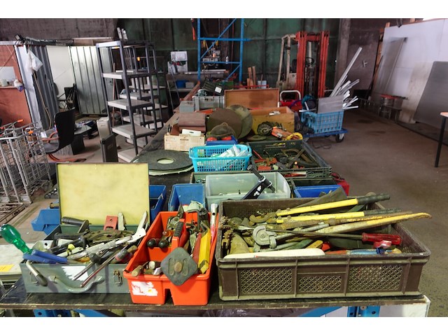 Groot lot divers materiaal - afbeelding 1 van  33